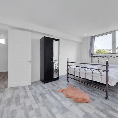 Suites By Rehoboth - Overcomers- Deptford Londres Extérieur photo