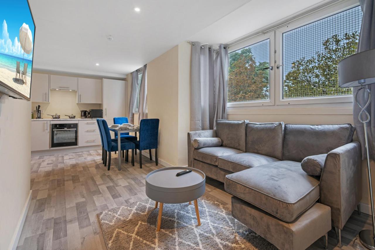 Suites By Rehoboth - Overcomers- Deptford Londres Extérieur photo