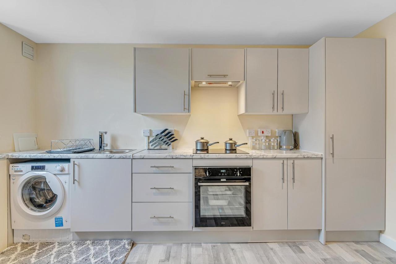 Suites By Rehoboth - Overcomers- Deptford Londres Extérieur photo
