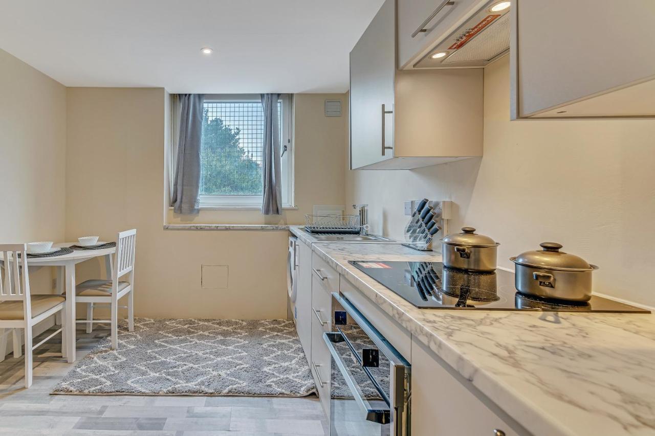 Suites By Rehoboth - Overcomers- Deptford Londres Extérieur photo