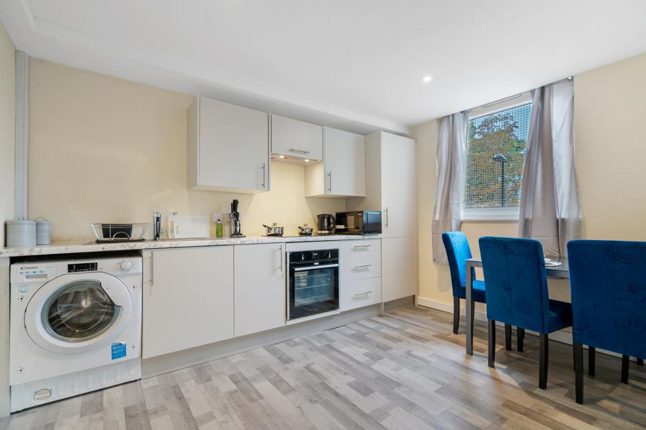 Suites By Rehoboth - Overcomers- Deptford Londres Extérieur photo