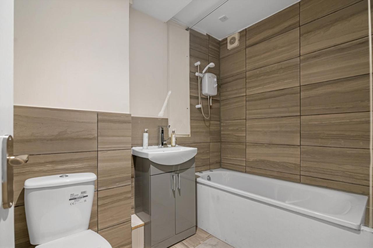 Suites By Rehoboth - Overcomers- Deptford Londres Extérieur photo