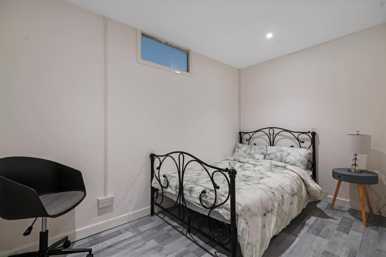 Suites By Rehoboth - Overcomers- Deptford Londres Extérieur photo