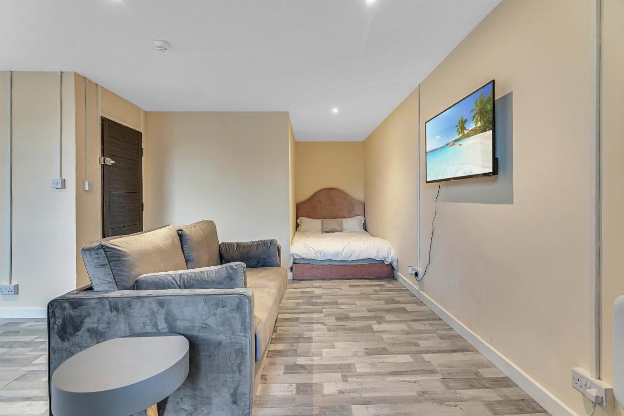 Suites By Rehoboth - Overcomers- Deptford Londres Extérieur photo