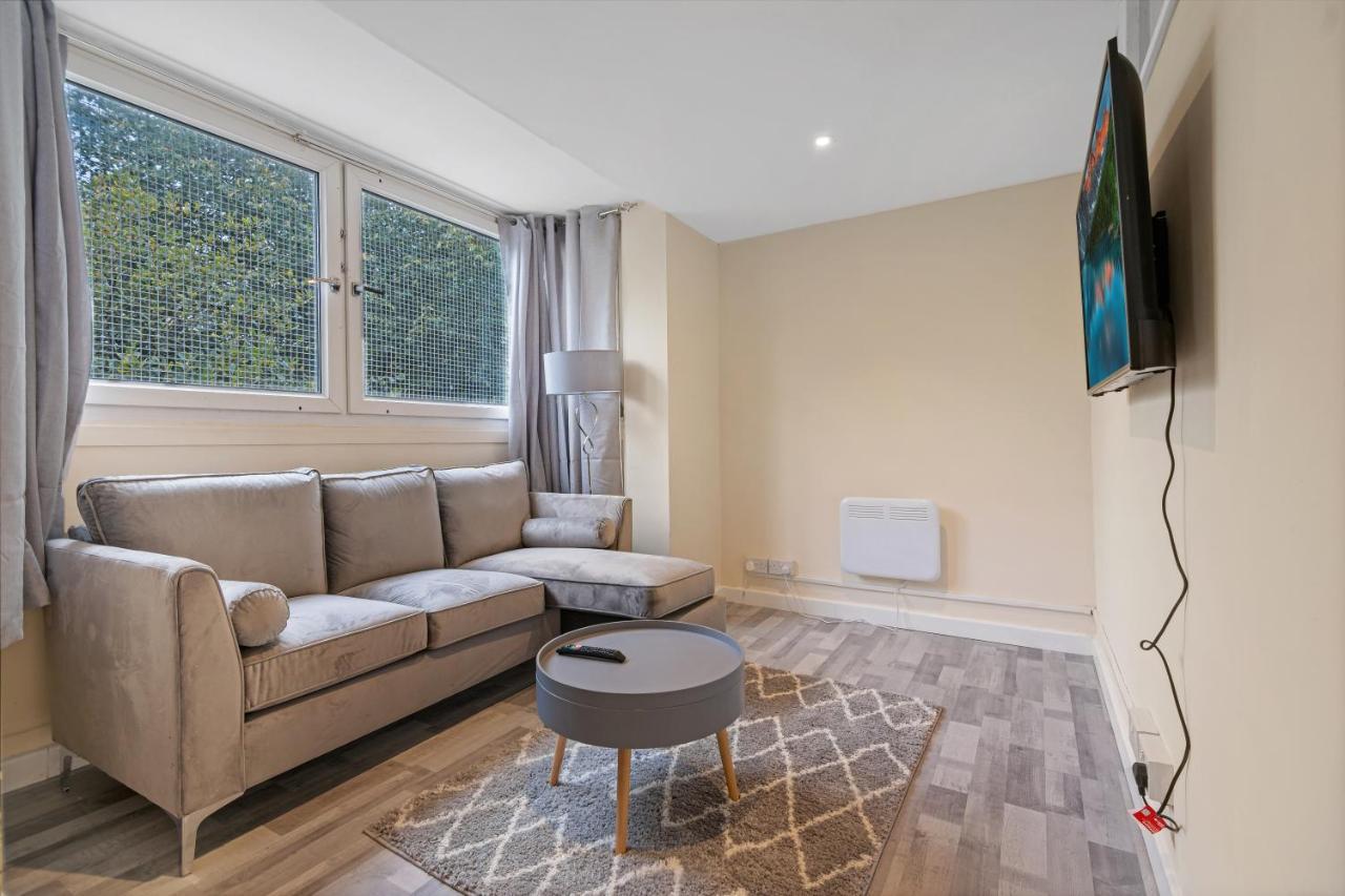 Suites By Rehoboth - Overcomers- Deptford Londres Extérieur photo