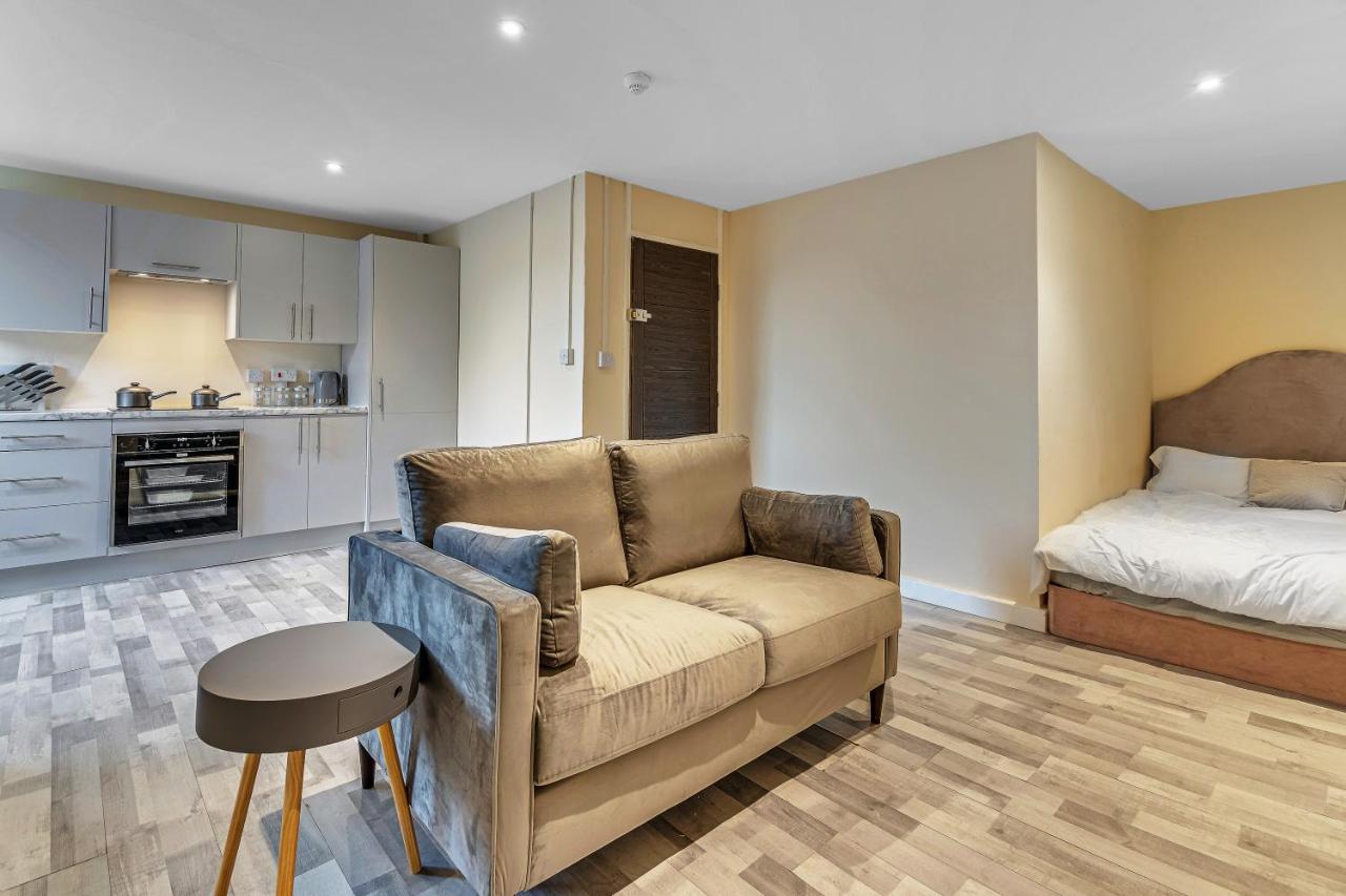 Suites By Rehoboth - Overcomers- Deptford Londres Extérieur photo