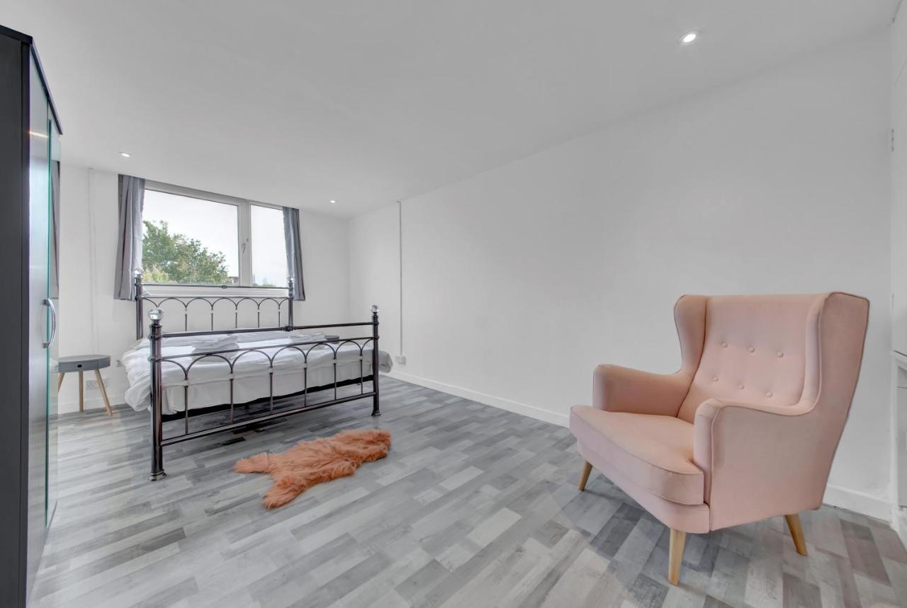 Suites By Rehoboth - Overcomers- Deptford Londres Extérieur photo