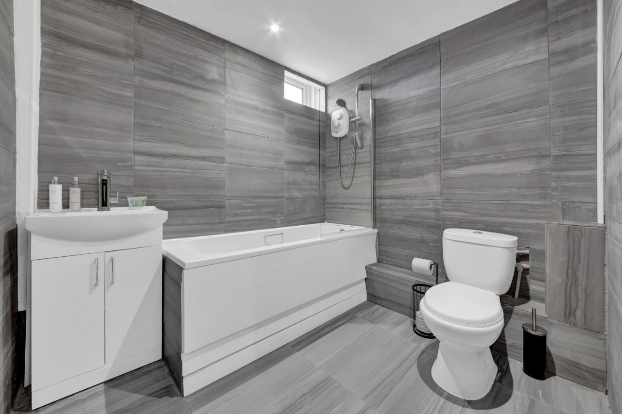 Suites By Rehoboth - Overcomers- Deptford Londres Extérieur photo