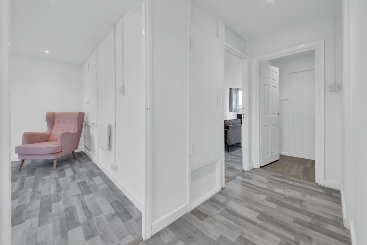 Suites By Rehoboth - Overcomers- Deptford Londres Extérieur photo