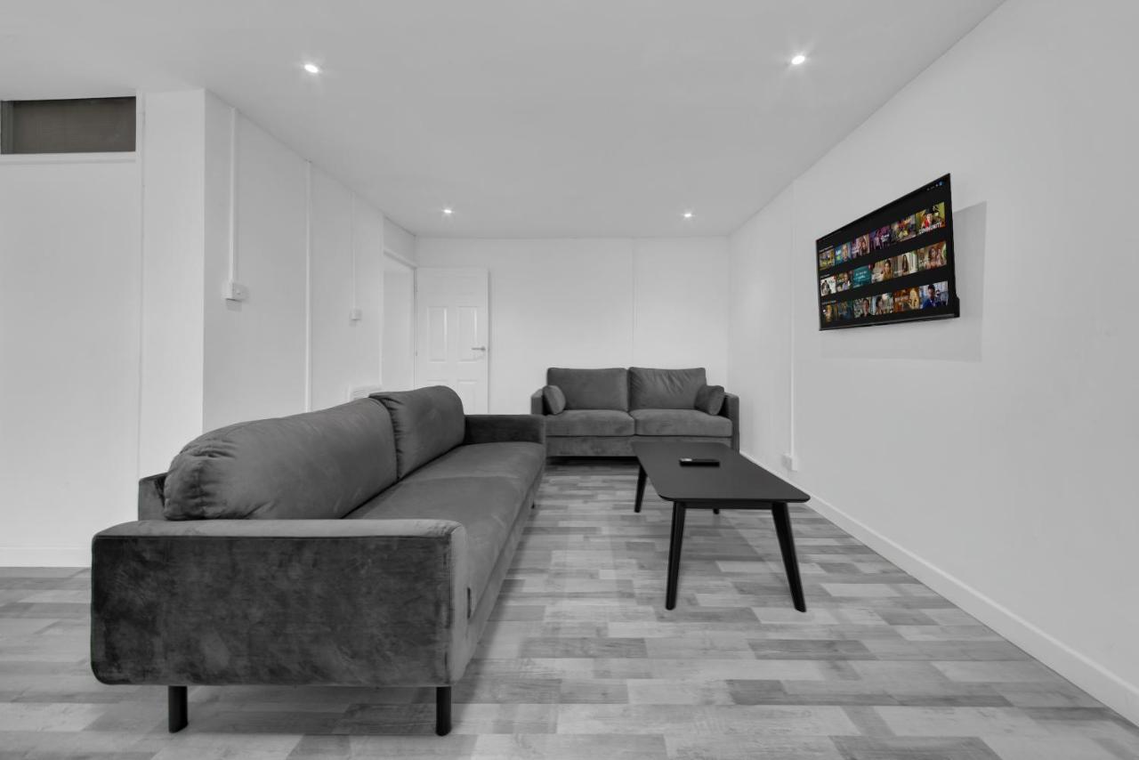 Suites By Rehoboth - Overcomers- Deptford Londres Extérieur photo